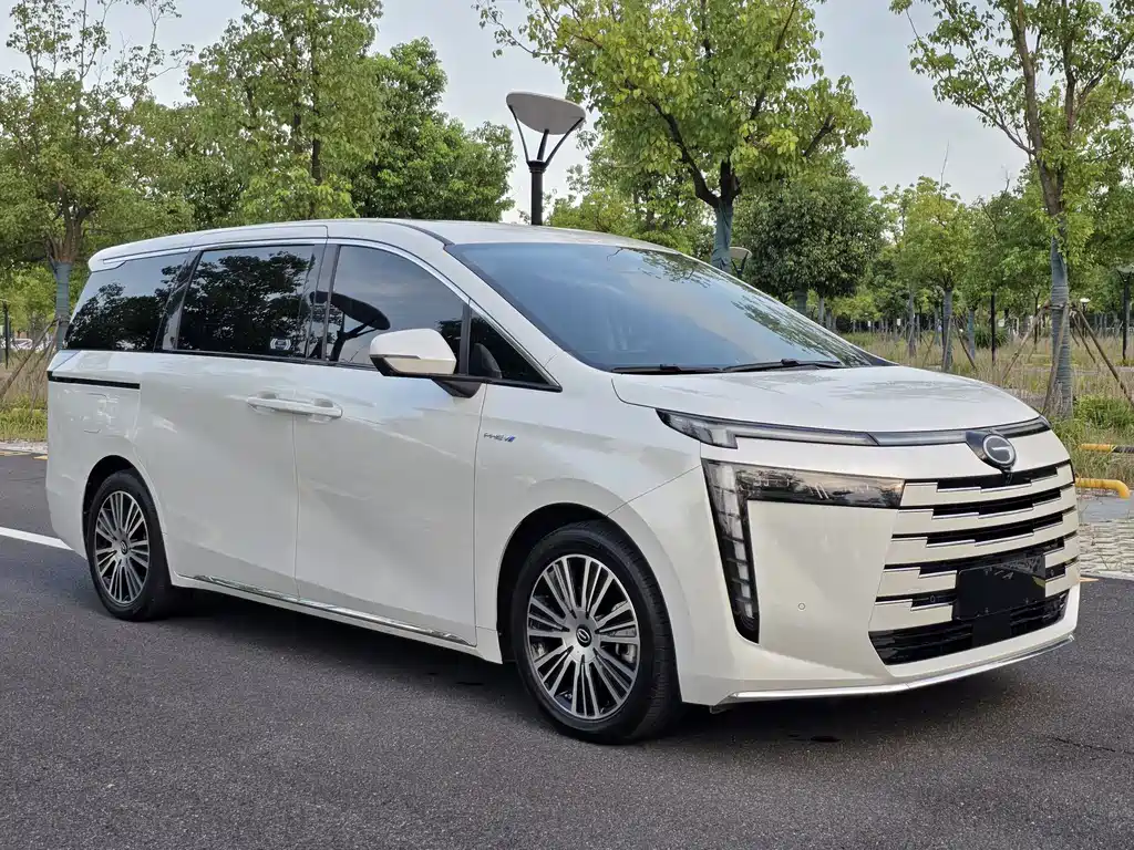 GAC Trumpchi E8 PHEV 2024 — фото 3