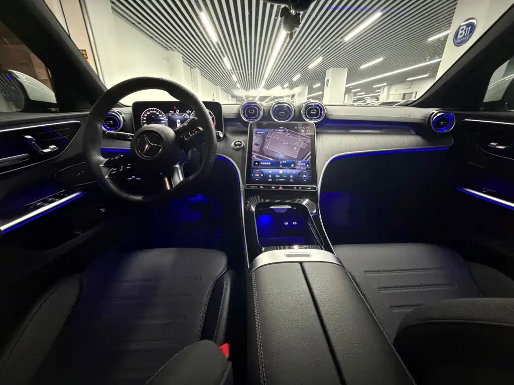 Mercedes-Benz C-Class 2023 — фото 10