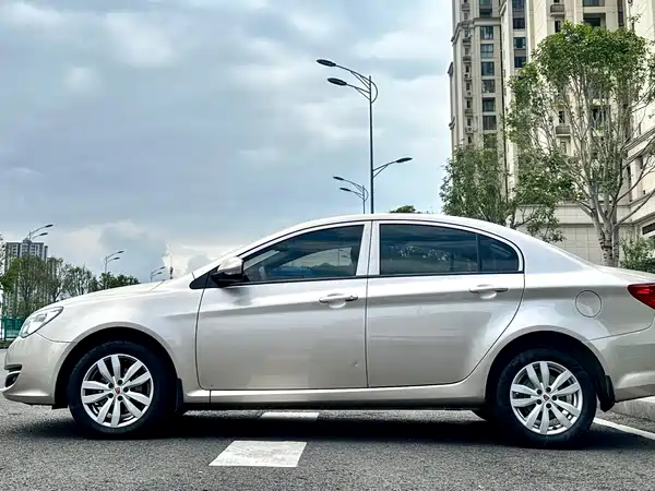Roewe 350 2015