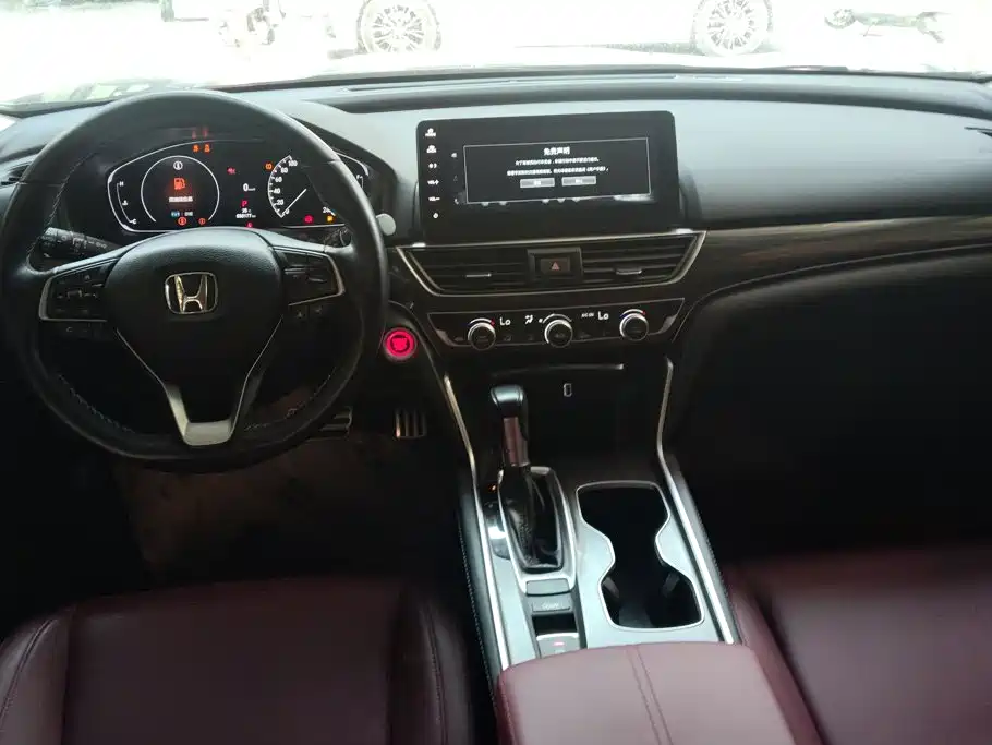 Honda Accord 2022 — фото 12