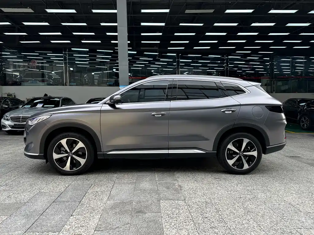 BYD Song PLUS New Energy 2023 — фото 17