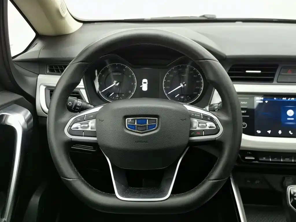 Geely Vision X3 2020 — фото 11