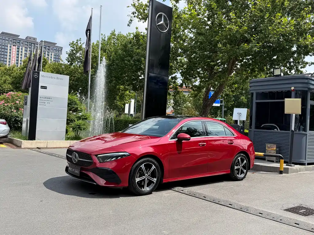Mercedes-Benz A-Class 2023 — фото 2