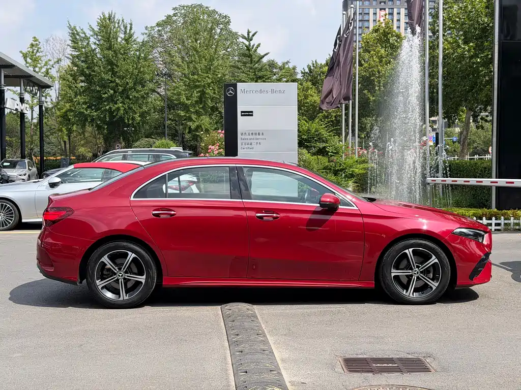 Mercedes-Benz A-Class 2023 — фото 6