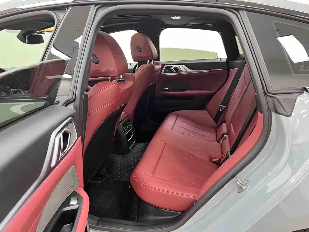 BMW 4 Series 2025 — фото 12