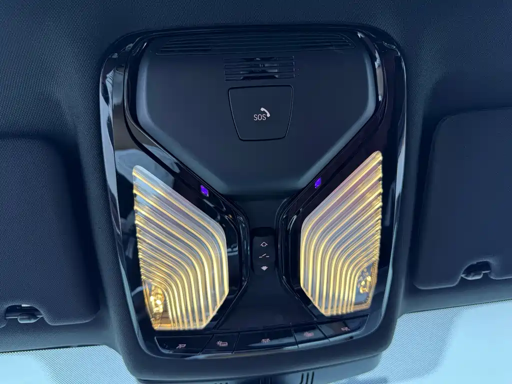 BMW 5 Series 2022 — фото 13
