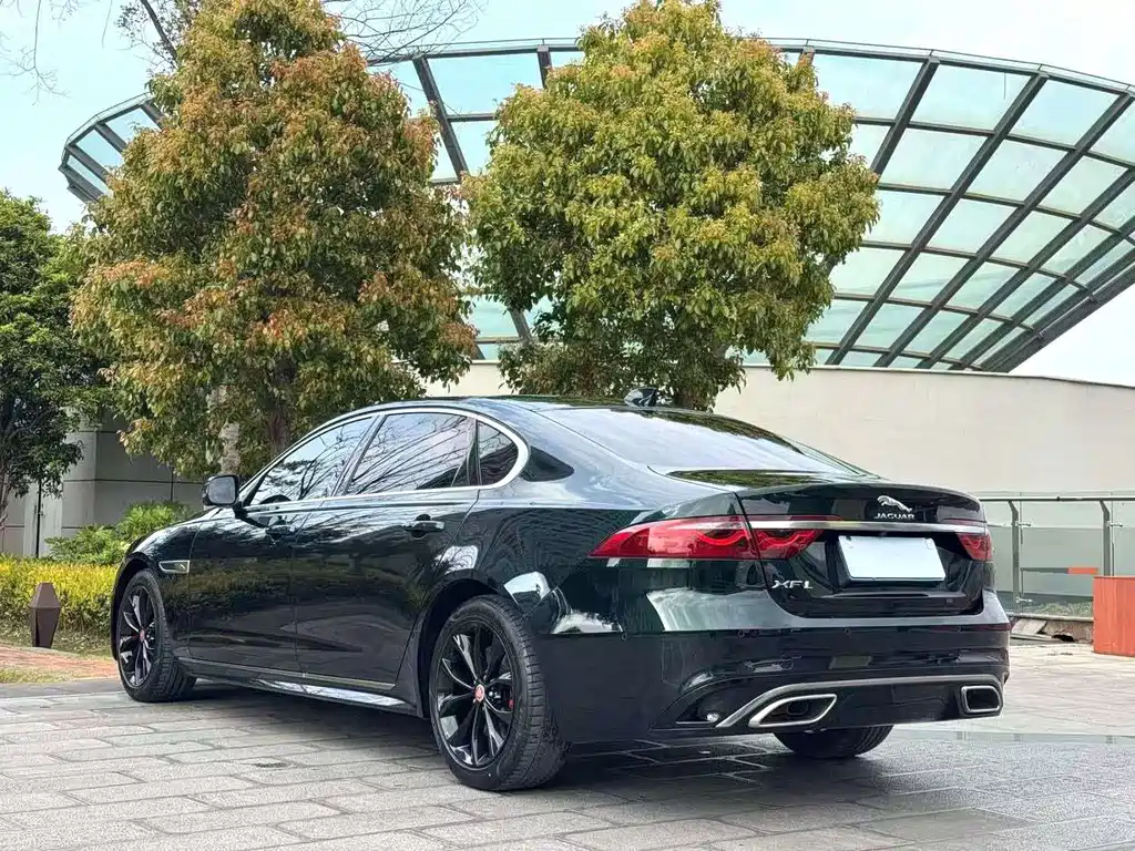Jaguar XFL 2022 — фото 7