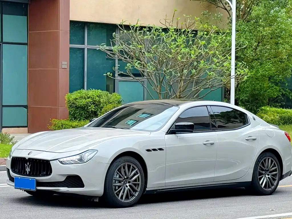 Maserati Ghibli 2014 — фото 1
