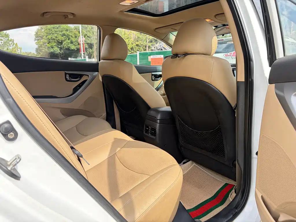 Hyundai Elantra 2013