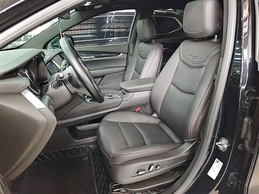 Cadillac XT5 2022 — фото 11