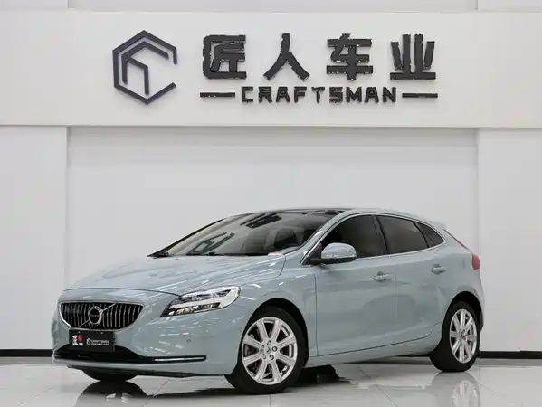 Volvo V40 2018