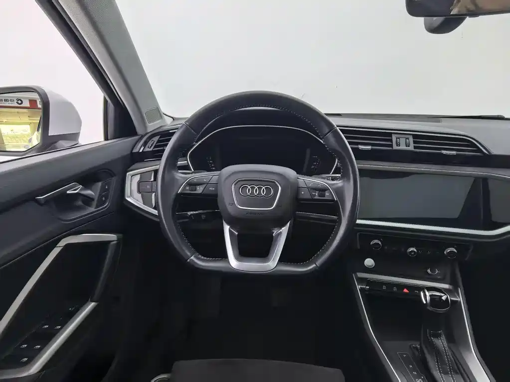 Audi Q3 2020 — фото 12