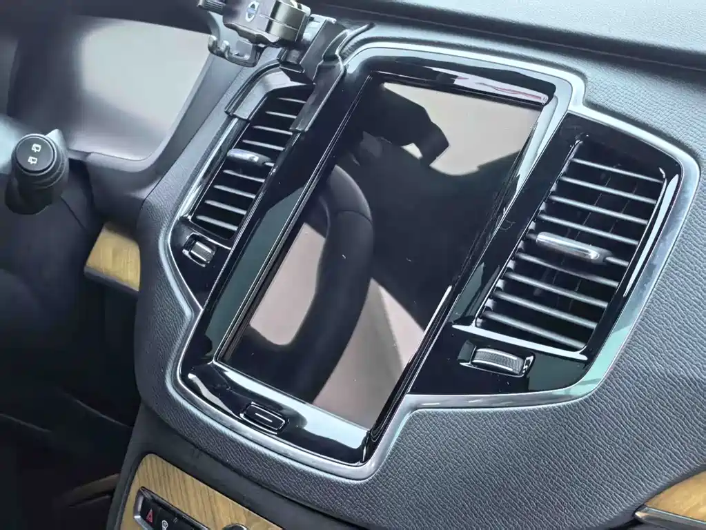 Volvo XC90 2020 — фото 19