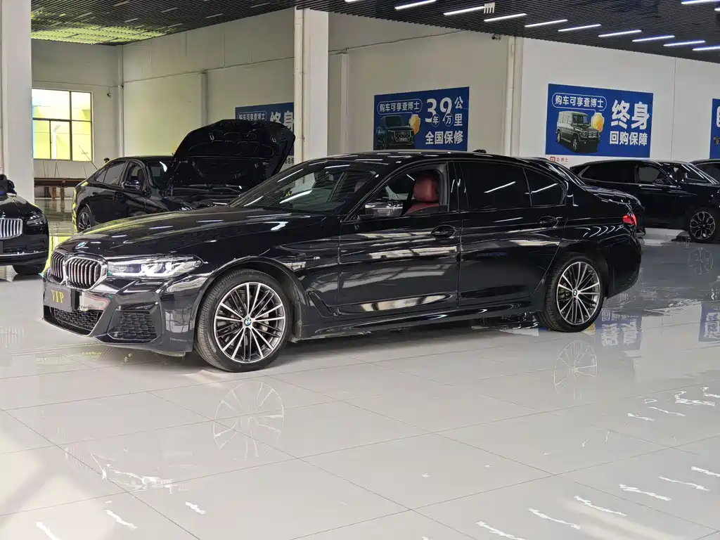 BMW 5 Series 2019 — фото 1