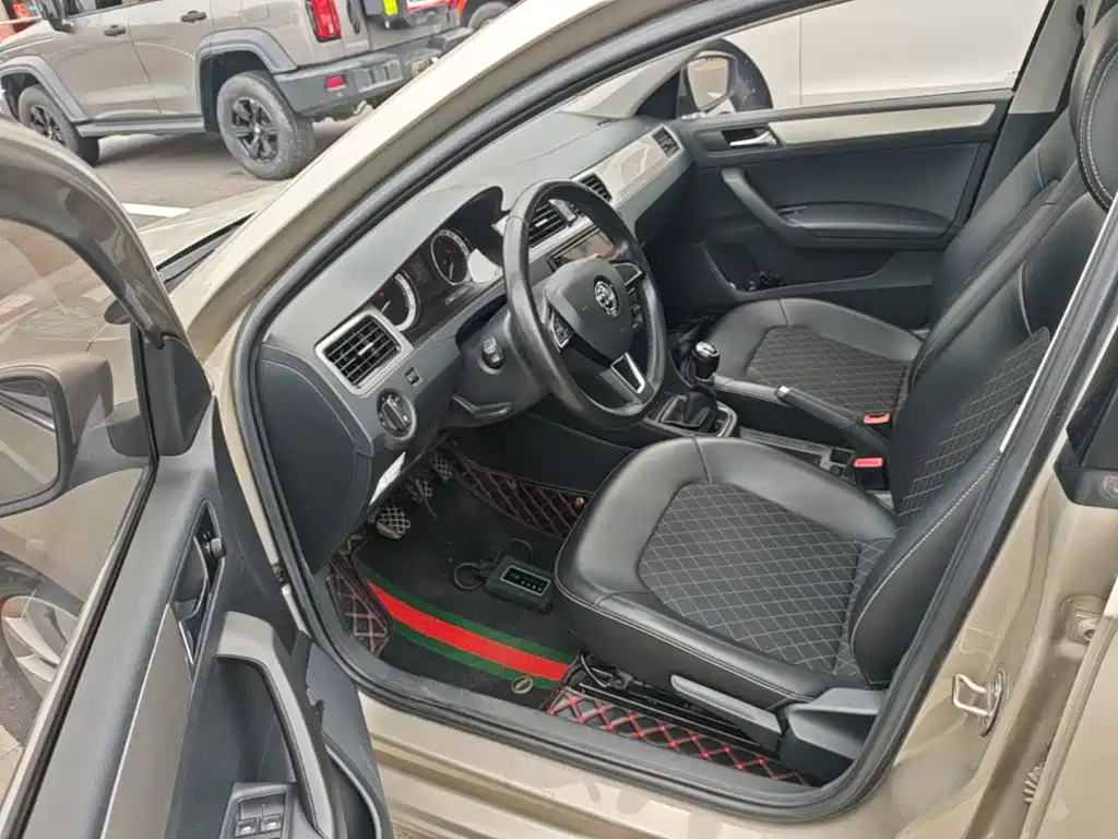 Skoda Rapid 2019 — фото 16