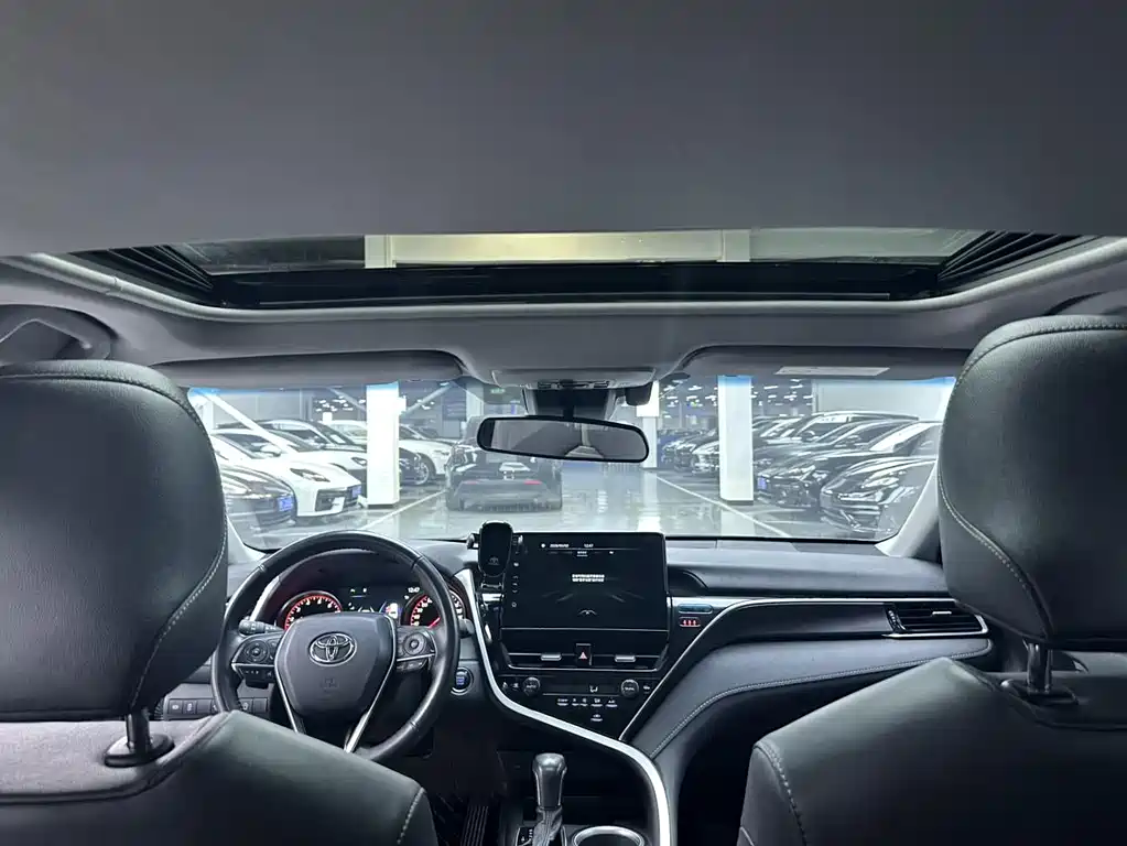 Toyota Camry 2022 — фото 10