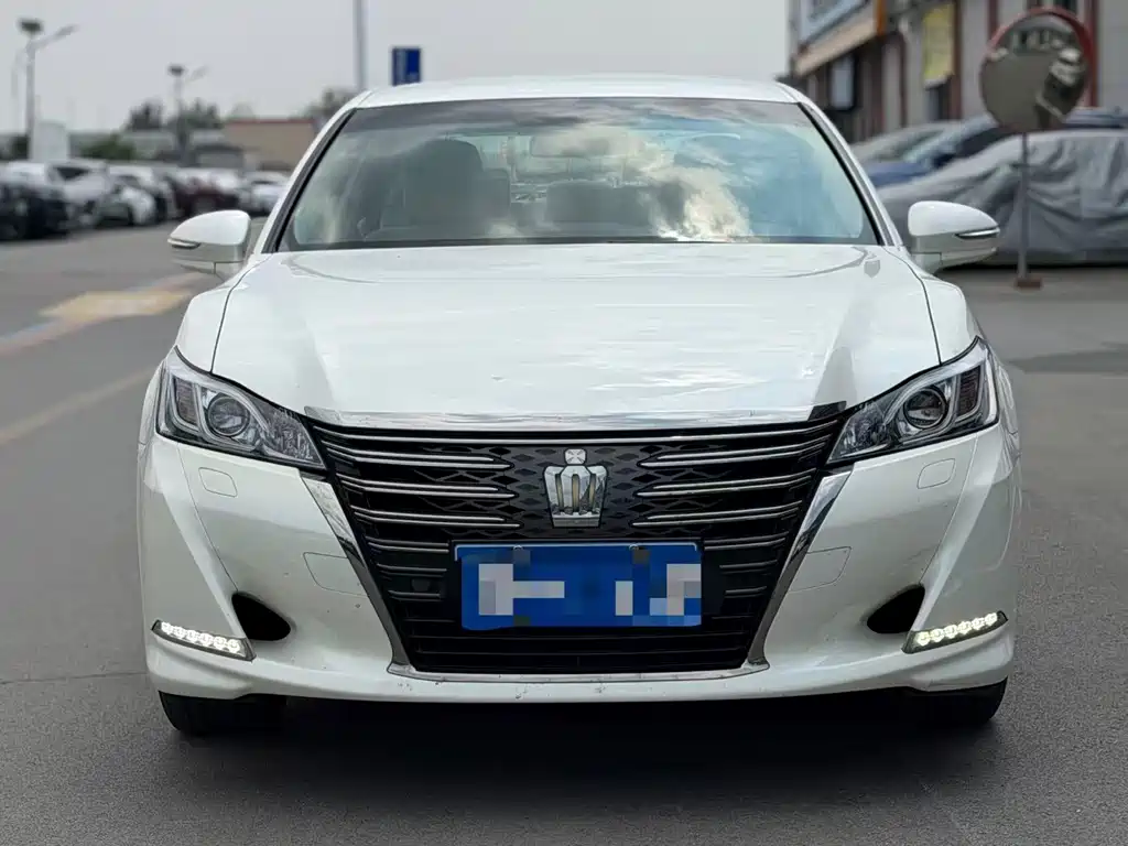 Toyota Crown 2018 — фото 2