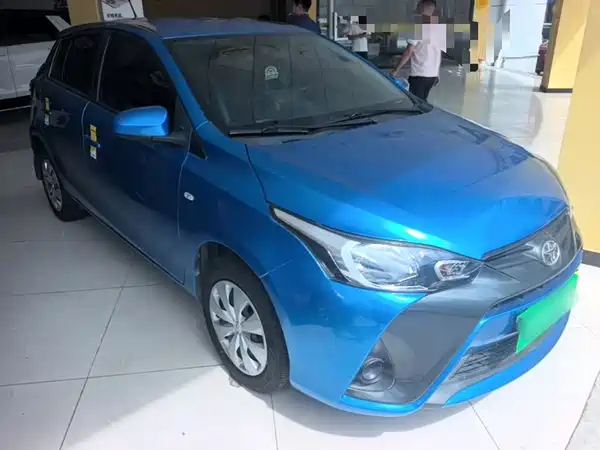 Toyota Yaris L 2021