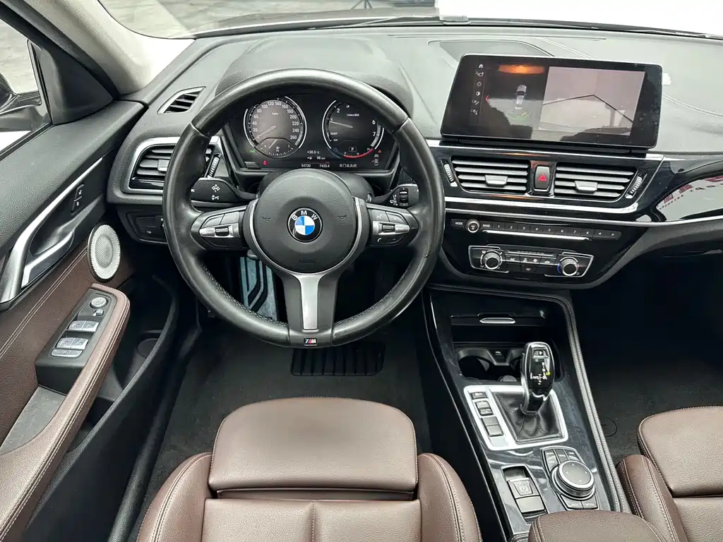 BMW 1 Series 2023 — фото 15