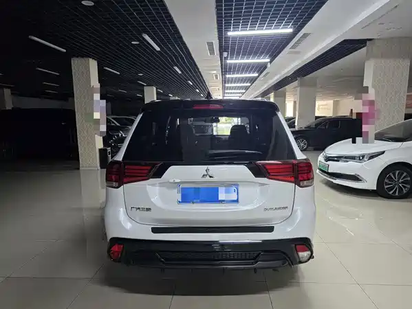 Mitsubishi Outlander 2022