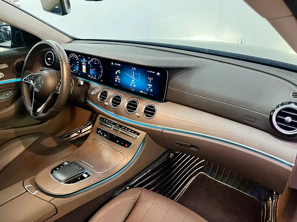 Mercedes-Benz E-Class 2023 — фото 6