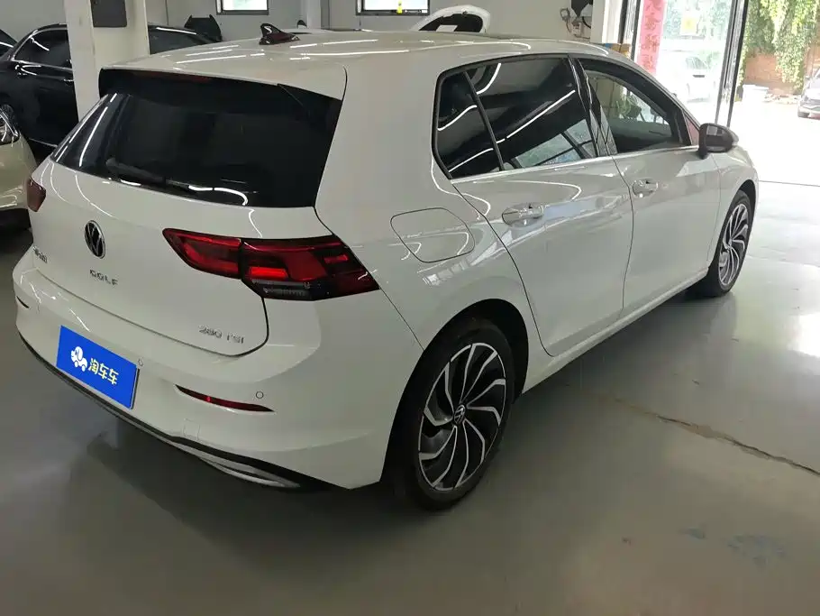 Volkswagen Golf 2024