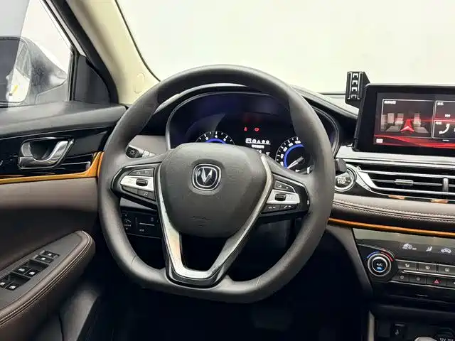 Changan Eado DT 2020 — фото 10