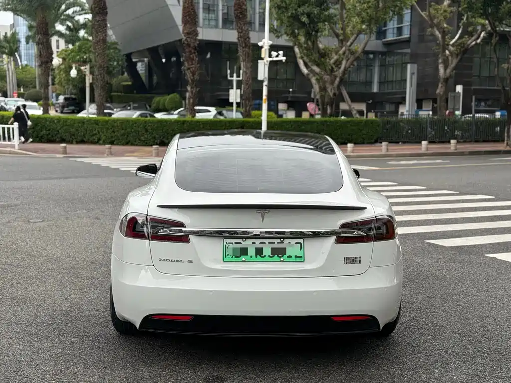 Tesla Model S 2019 — фото 8