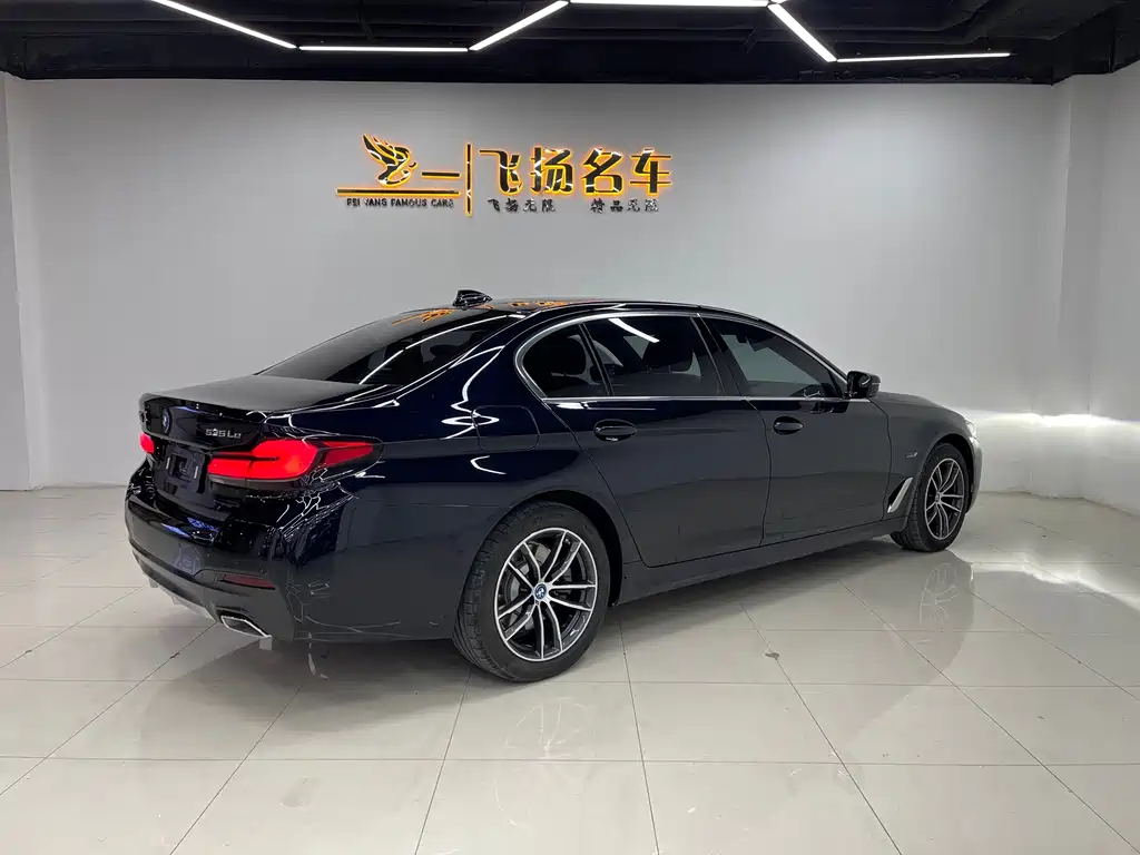 BMW 5 Series New Energy 2023 — фото 17