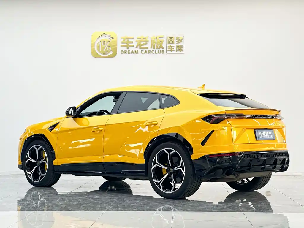 Lamborghini Urus 2023 — фото 6