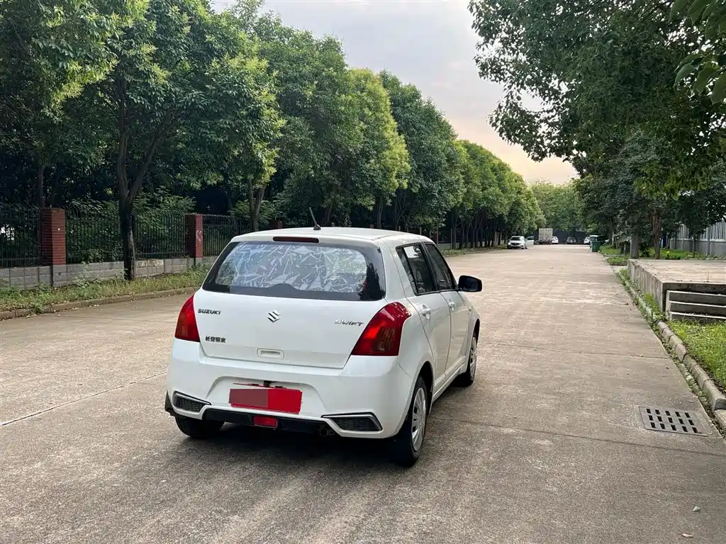 Suzuki Swift 2015