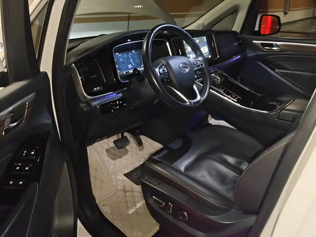 GAC Trumpchi M8 2022 — фото 17