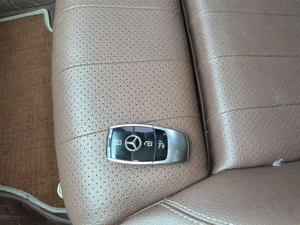 Mercedes-Benz E-Class 2020 — фото 21