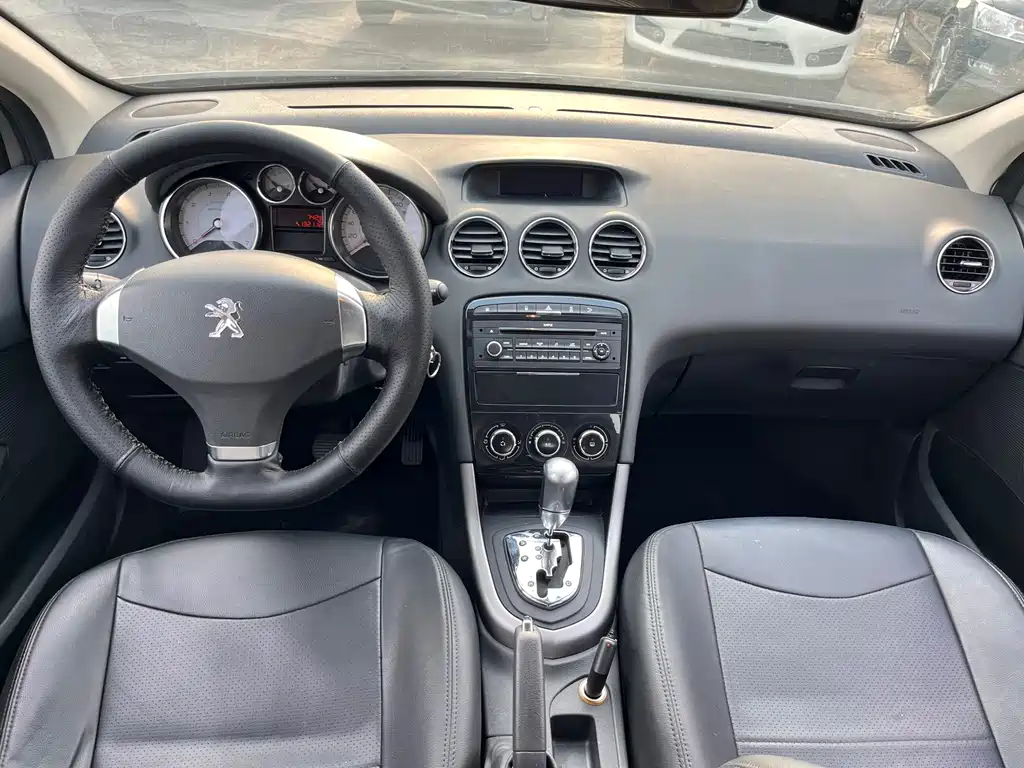 Peugeot 408 2014 — фото 10