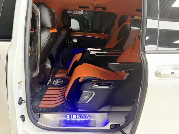 Toyota Sienna 2024