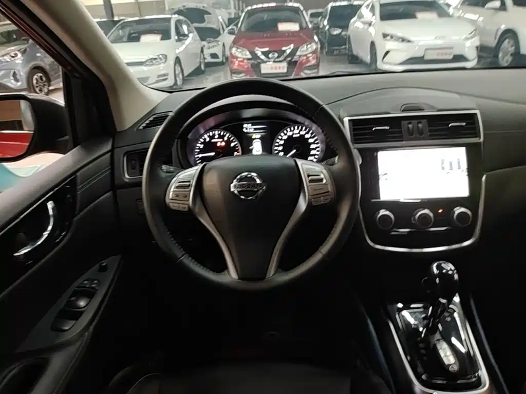Nissan Tiida 2021 — фото 11