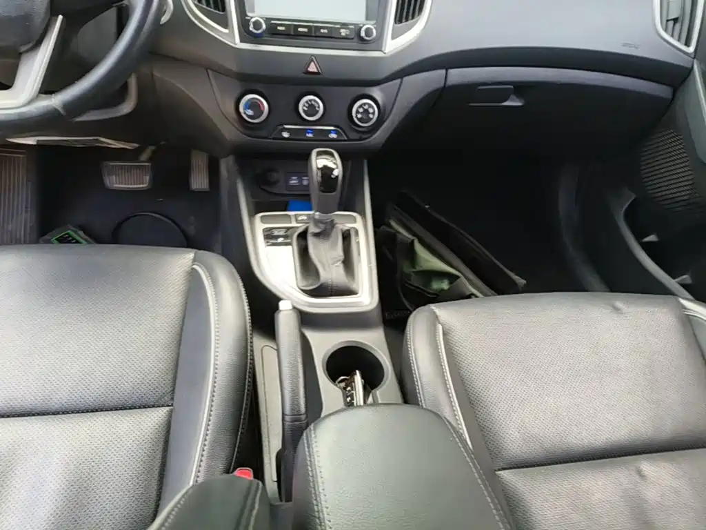 Hyundai ix25 2015 — фото 14