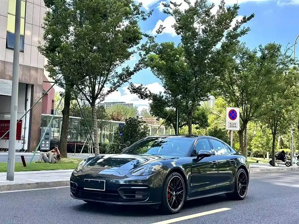 Porsche Panamera 2022 — фото 1