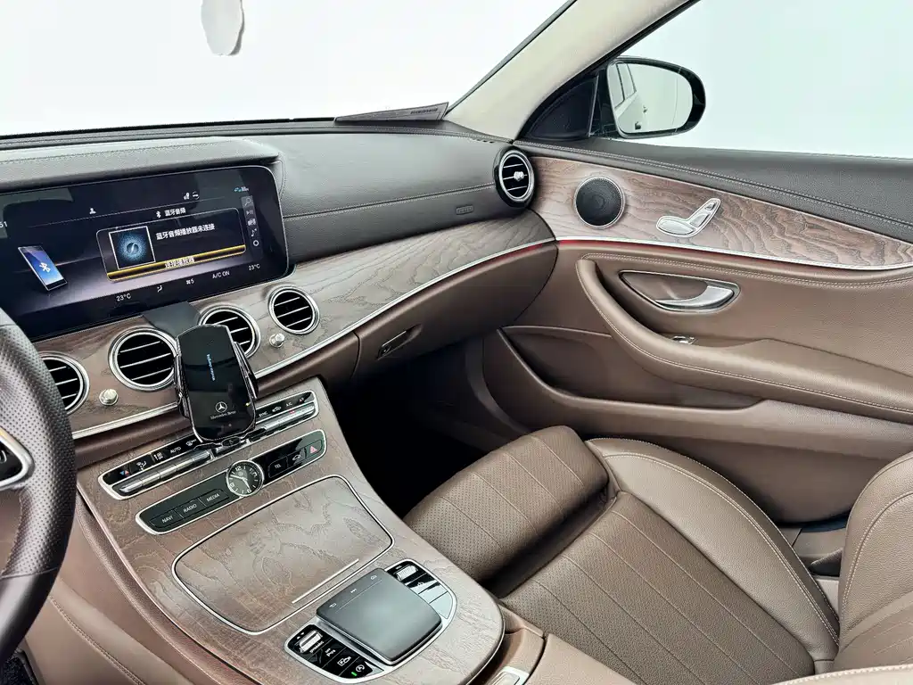 Mercedes-Benz E-Class 2020 — фото 10