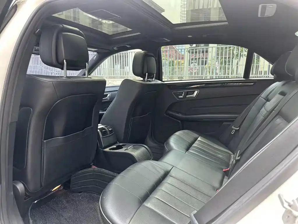 Mercedes-Benz E-Class 2015 — фото 9