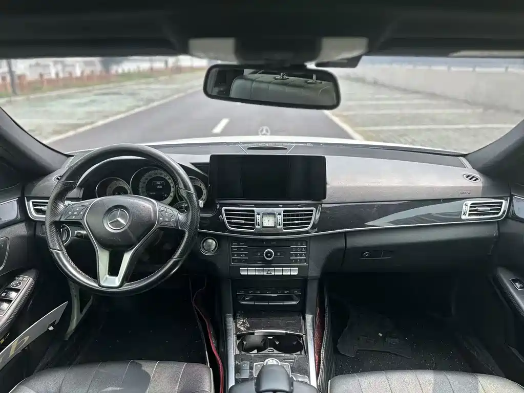 Mercedes-Benz E-Class 2015 — фото 8