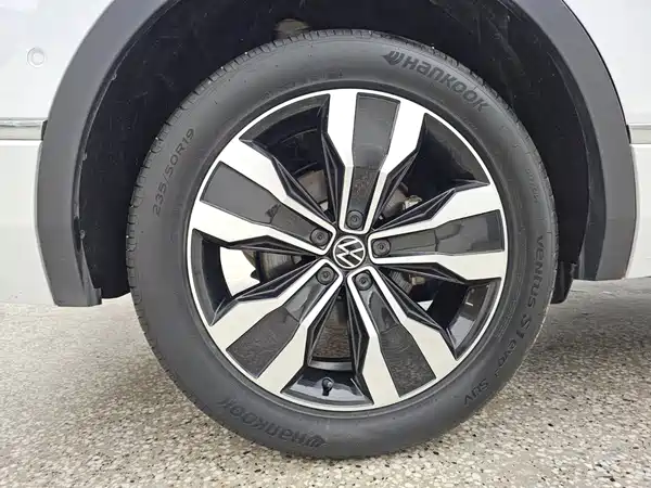 Volkswagen Tiguan L 2024