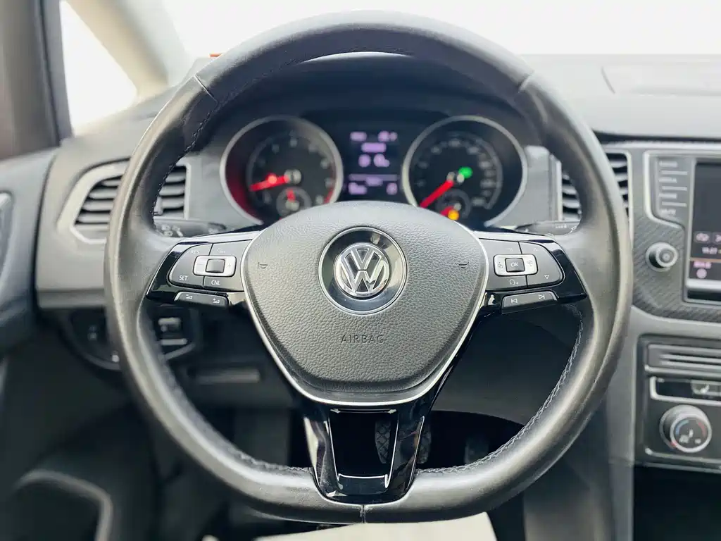 Volkswagen Golf Sportsvan 2017 — фото 8