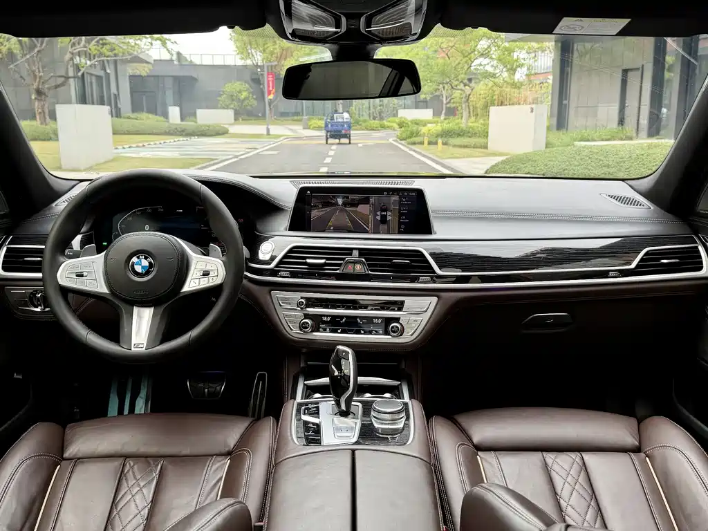 BMW 7 Series 2020 — фото 17