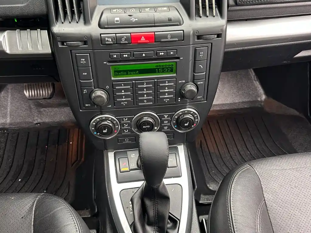 Land Rover Freelander 2 2010 — фото 15