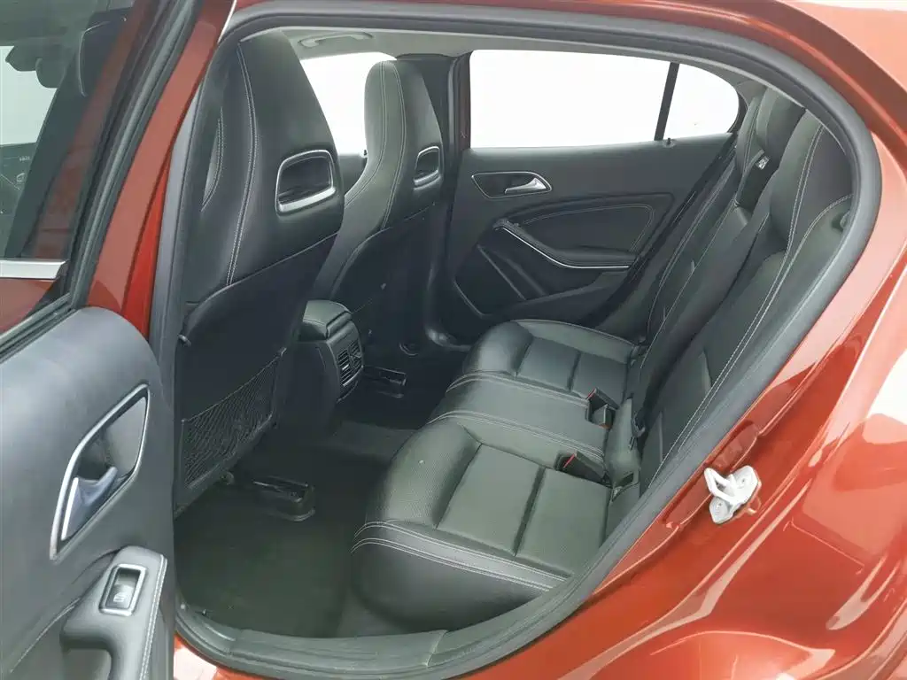 Mercedes-Benz GLA 2017 — фото 15