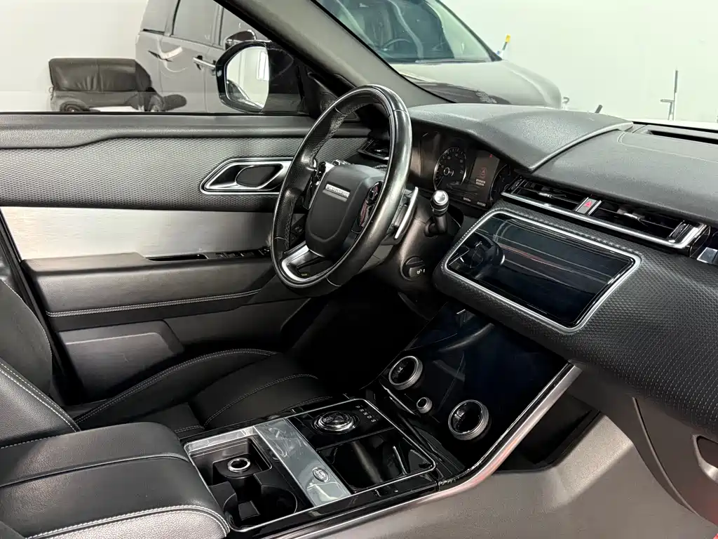 Land Rover Velar 2019 — фото 9