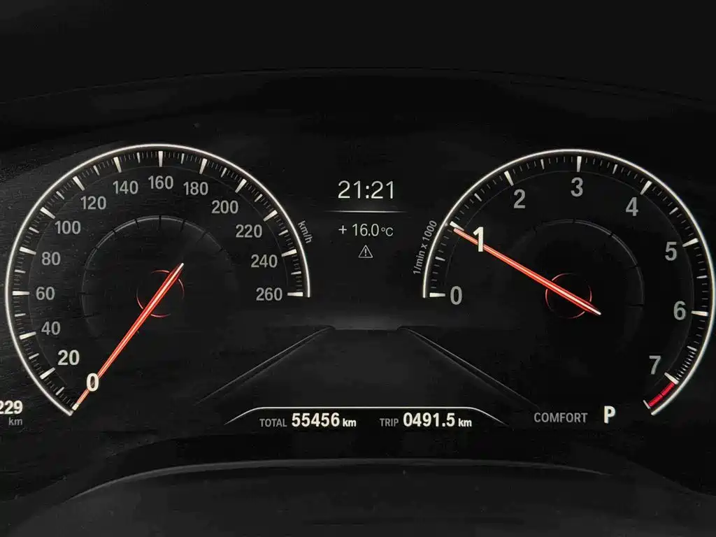 BMW 5 Series 2019 — фото 13