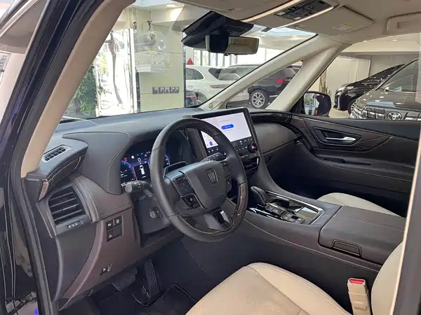 Toyota Vellfire 2024