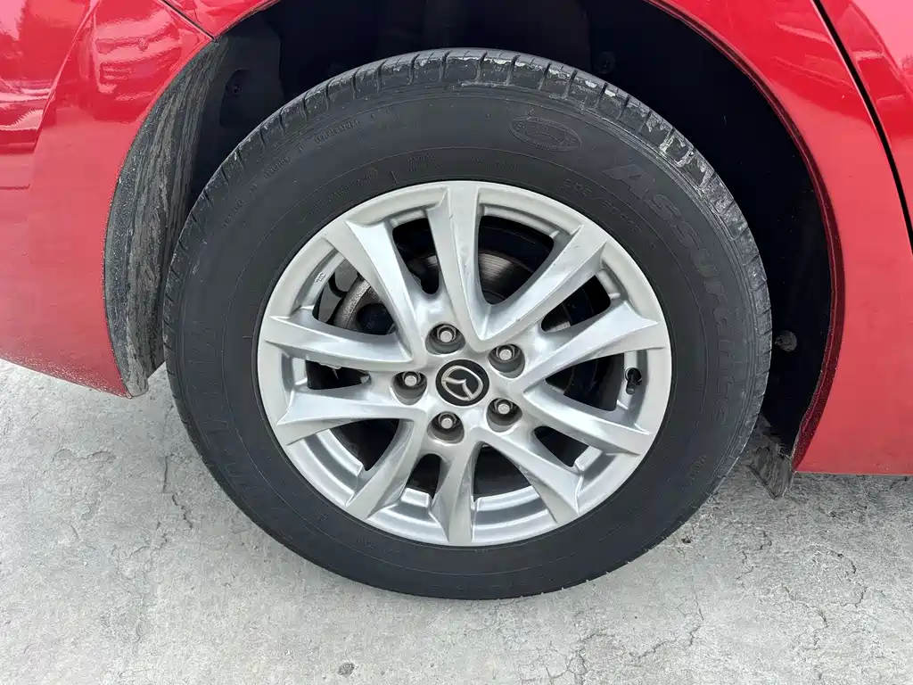 Mazda 3 Axela 2019 — фото 15